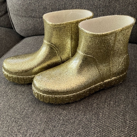 UGG® Australia Drizlita Rain Boots - Glitter Gold - Picture 5 of 9